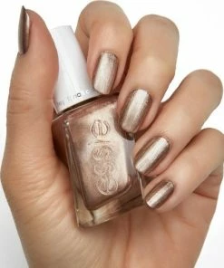 Essie Gel Couture Nagellak - 488 Daring Damsel - Goud - Glanzende Nagellak Met Gel Effect - 13,5 Ml -Maybelline-winkel 550x498 2