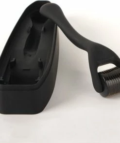 Merkloos Derma Roller 1,0 Mm, 540 Naalden - Steriel Verpakt - Hoge Kwaliteit Chirurgisch Staal - Bewezen Effectief Tegen Rimpels, Acne Littekens, En Cellulitis & Stimulatie Van Haargroei Op De Hoofdhuid, Baardgroei -Maybelline-winkel 550x538 1
