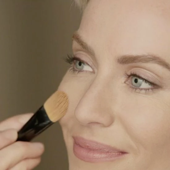 Max Factor Radiant Lift FD - 65 Rose Beige 7 Max Factor Radiant Lift FD - 65 Rose Beige - Afbeelding 5