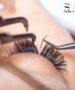 Lashes & More Wimperextensions Autofan Lashes - D Krul Dikte 0.07 Lengte Mixed 16 Rijen In Een Tray Russian Volume Easy Fanning Lashes Volume Lashes - Nepwimpers - Verkrijgbaar In C En D Krul En In Dikte 0.05 En 0.07 -Maybelline-winkel 550x550 289