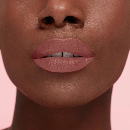 L’Oréal Paris L'Oréal Paris Les Macarons Langhoudende Matte Lipstick - 822 Mon Caramel – Nude – 6,7 Ml 7 L’Oréal Paris L'Oréal Paris Les Macarons Langhoudende Matte Lipstick - 822 Mon Caramel – Nude – 6,7 Ml - Afbeelding 5