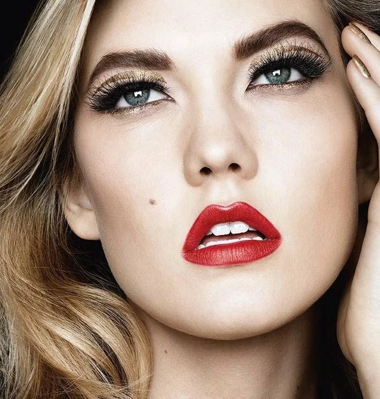 L?Or?al Paris L'Or Al Paris Color Riche Gold Obsession Lippenstift - Rouge Gold 4 L?Or?al Paris L'Or Al Paris Color Riche Gold Obsession Lippenstift - Rouge Gold - Afbeelding 2