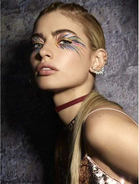 Rimmel London Wonder Swipe Eyeliner - 001 Slay Silver 7 Rimmel London Wonder Swipe Eyeliner - 001 Slay Silver - Afbeelding 5