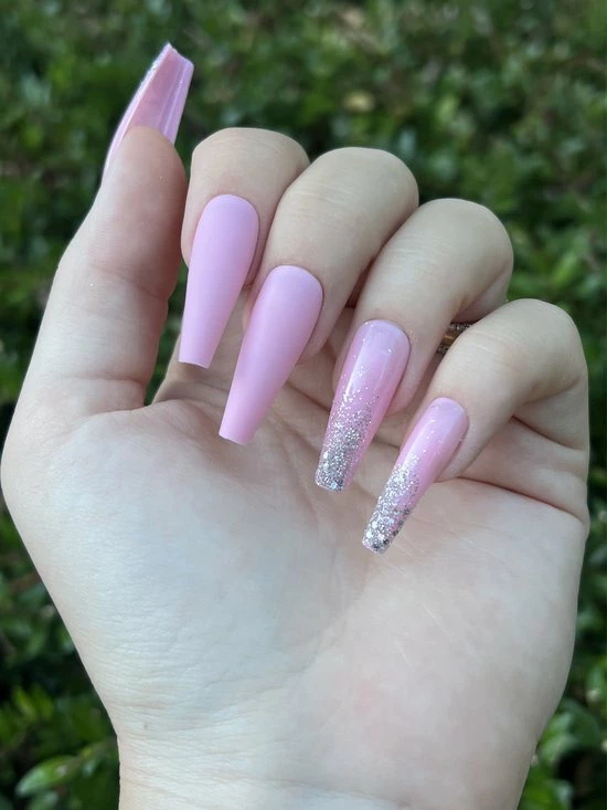 Merkloos Roze Glitter Ombre Nagels - Plaktabs - Plaknagels - Lang 3 Merkloos Roze Glitter Ombre Nagels - Plaktabs - Plaknagels - Lang