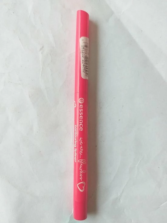 Essence Cosmetics Essence We Are... Flawless Contouring Lipliner 01 P.S. We Love Pink 0.23g 3 Essence Cosmetics Essence We Are... Flawless Contouring Lipliner 01 P.S. We Love Pink 0.23g