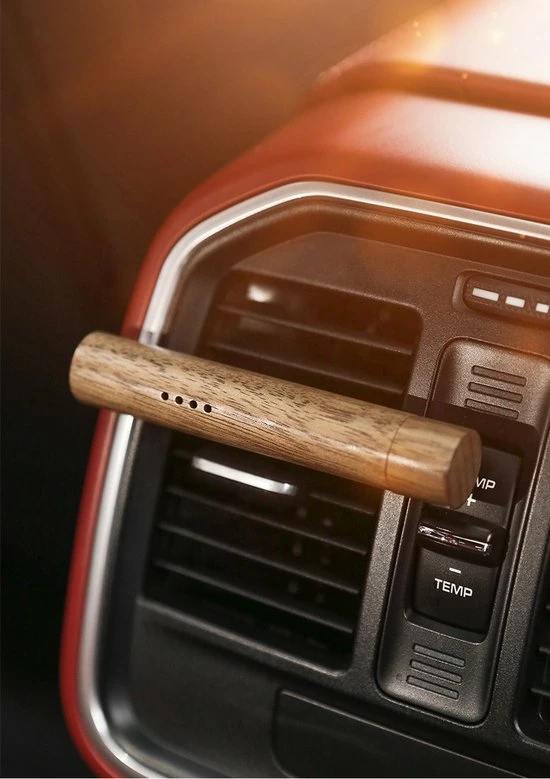 Wondersathome Luxe Autoparfum - Auto Luchtverfrisser Hout - Incl. 2 Geuren! - Zwarte Walnoot - Massief Houten Auto Geur - Air Vent - Aromatherapie - Airconditioner Diffuser - Auto Parfum - Hout - Clip - Navulbaar 4 Wondersathome Luxe Autoparfum - Auto Luchtverfrisser Hout - Incl. 2 Geuren! - Zwarte Walnoot - Massief Houten Auto Geur - Air Vent - Aromatherapie - Airconditioner Diffuser - Auto Parfum - Hout - Clip - Navulbaar - Afbeelding 2